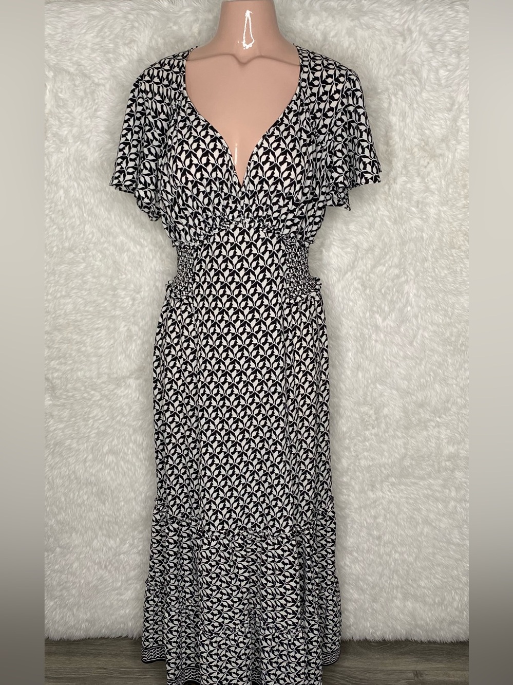 Max Studio Black and White V-Neck Patterned Maxi Dress